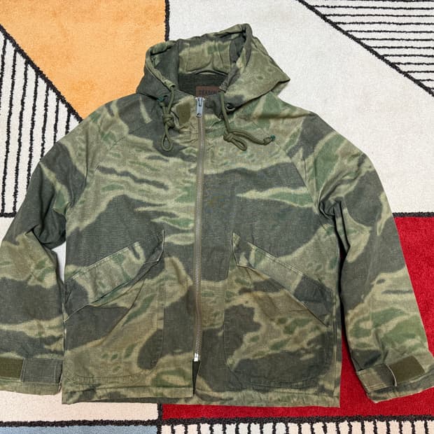 이지시즌 3 타이거 카모 자켓