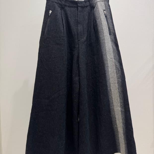 파세타즘 와이드 울 사이드스트라이프 트라우저