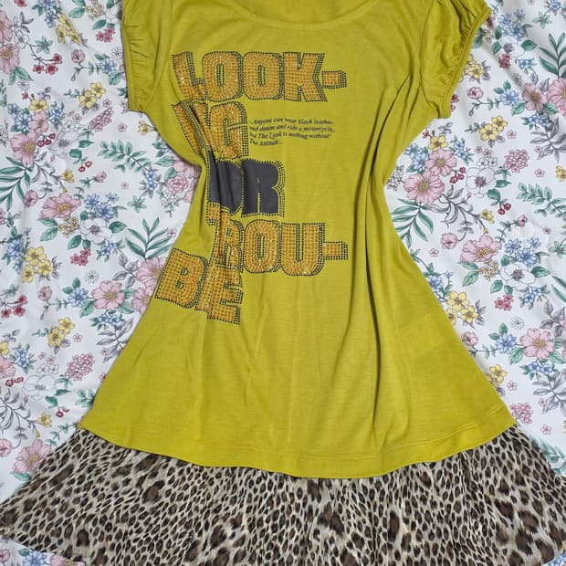 와투케 빈티지 y2k 미국모리걸 레이어드 레오파드 오네갸루 너드 티셔츠