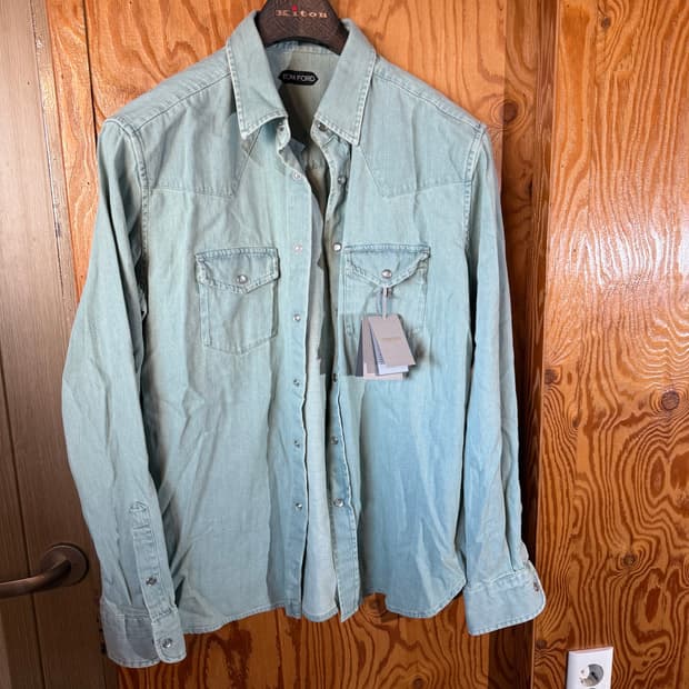 톰포드 그린 데님 청 셔츠 새상품 판매 합니다.