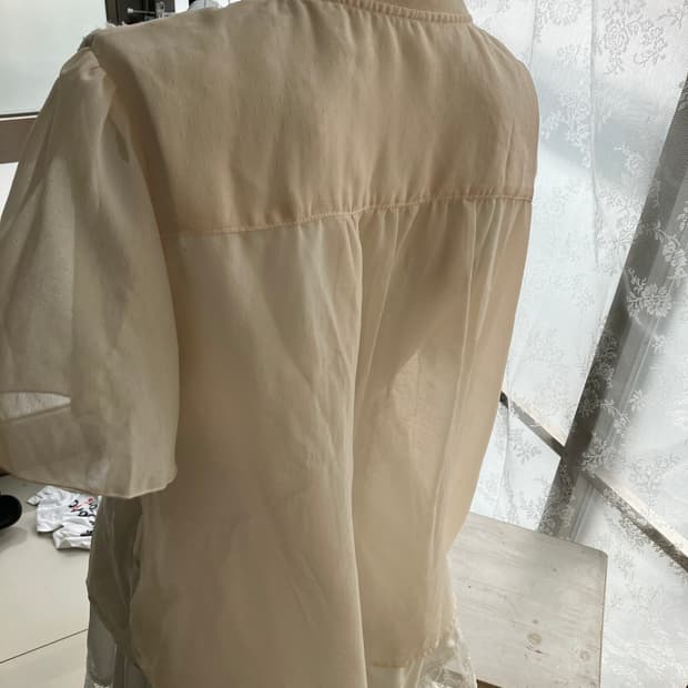 jpn vintage ivory lace frill blouse