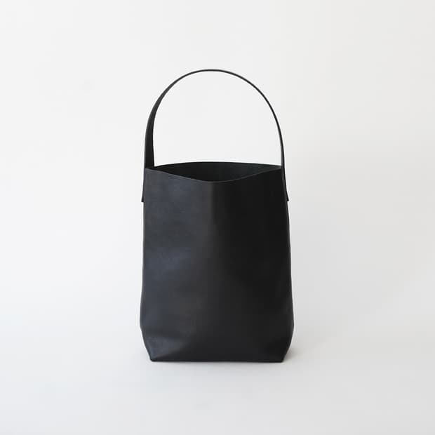 템베아 바게트백 레더 BAGUETTE TOTE SHRINK LEATHER