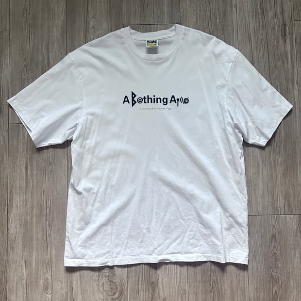 베이프 로고 반팔티 화이트 2XL