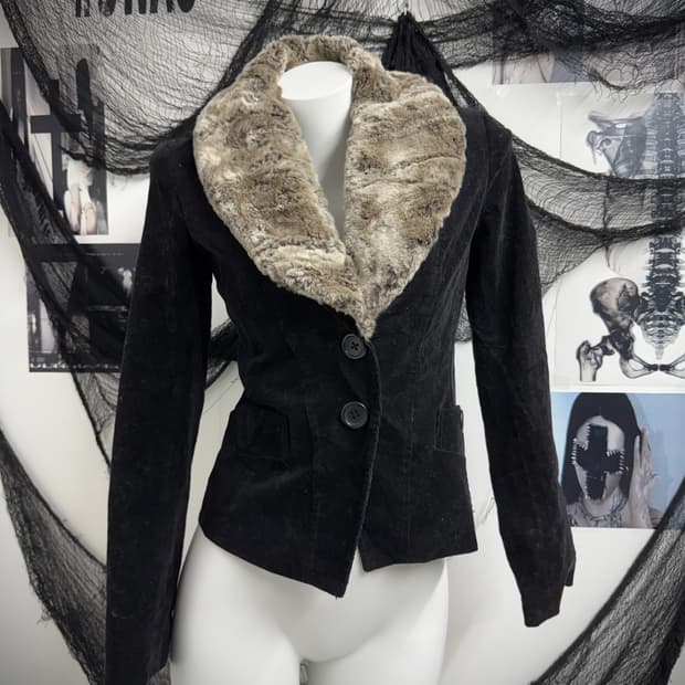 00s basic fur jacket