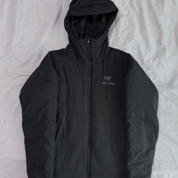 아크테릭스 아톰 AR 후디 블랙