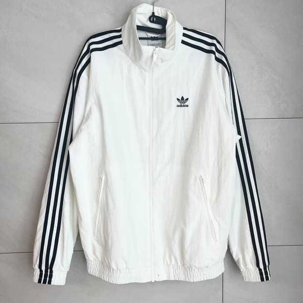 아디다스 파이어버드 흰,검 바람막이 (M) 
