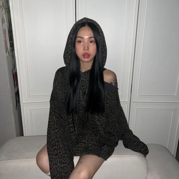 미스테리어스호텔 오프숄더 후디 레오파드