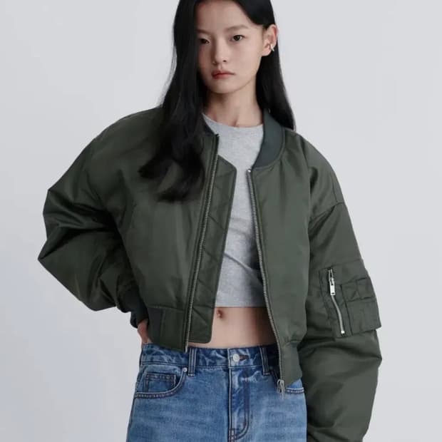 무신사 스탠다드 우먼 크롭 봄버 자켓