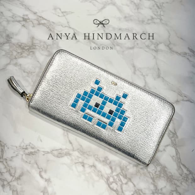 ANYA HINDMARCH 안야 힌드마치 장지갑