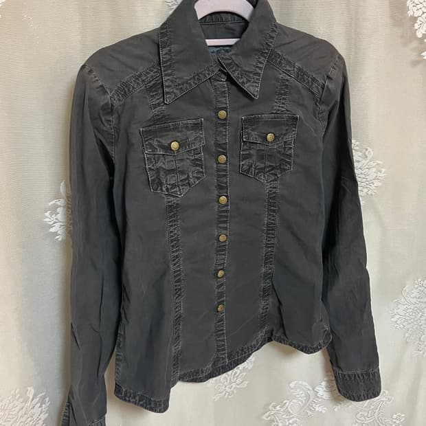 차콜 브라운 셔츠