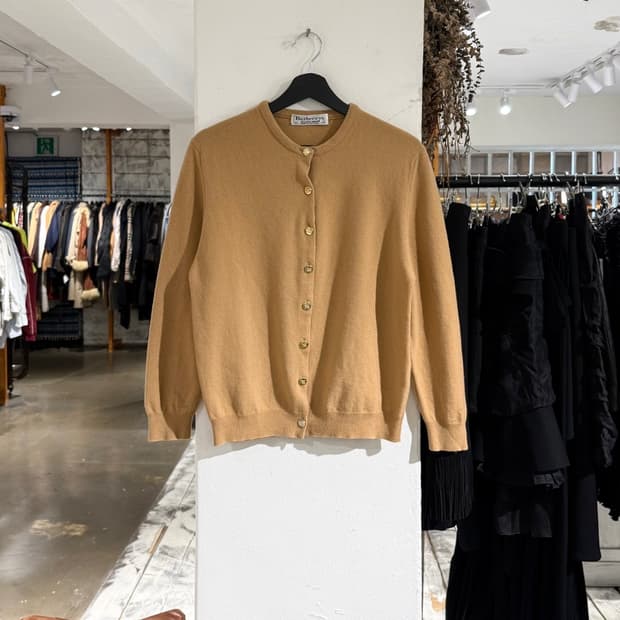 버버리 베이지 램스울 골드 버튼 니트 가디건