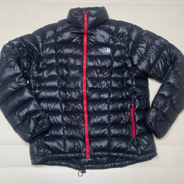 노스페이스 900 필파워 경량 패딩 블랙 색상  L 사이즈 가슴단면 59