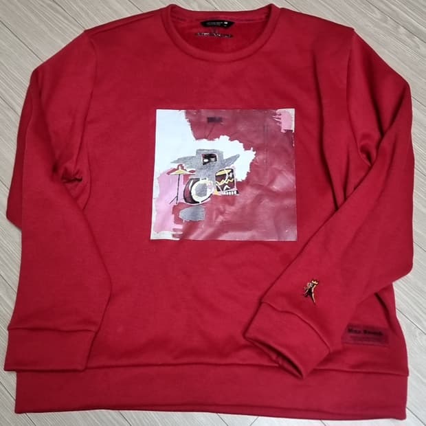 장미숼 *막스로취 콜라보 레드 드럼 프린팅 맨투맨(105)