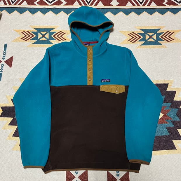 파타고니아 신칠라 후드 스냅티 m