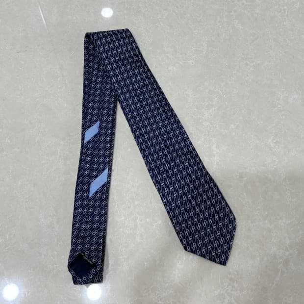 페라가모 넥타이