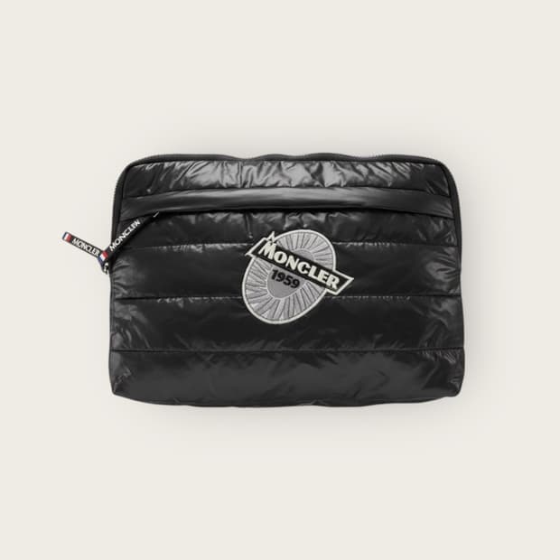 몽클레어 랩탑 패딩 클러치 케이스백