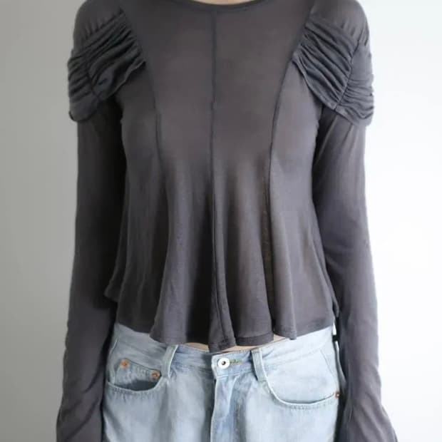 울리카상투스 커튼 탑 (차콜)