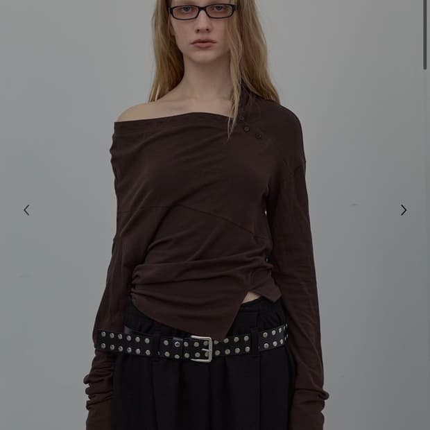 LCDC 러플 넥 저지 탑 브라운 S (텍있는 새상품)