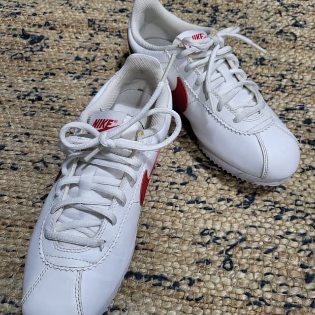 나이키 코르테즈 화이트 레드 