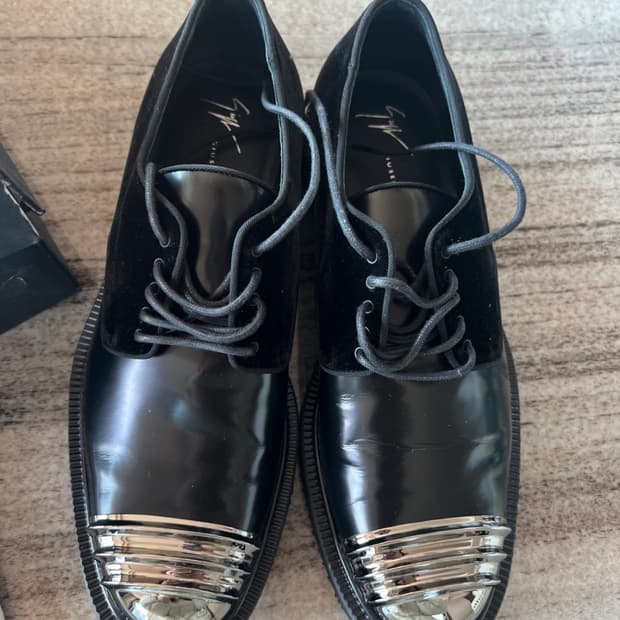 주세페자노티 스틸토 265 40사이즈