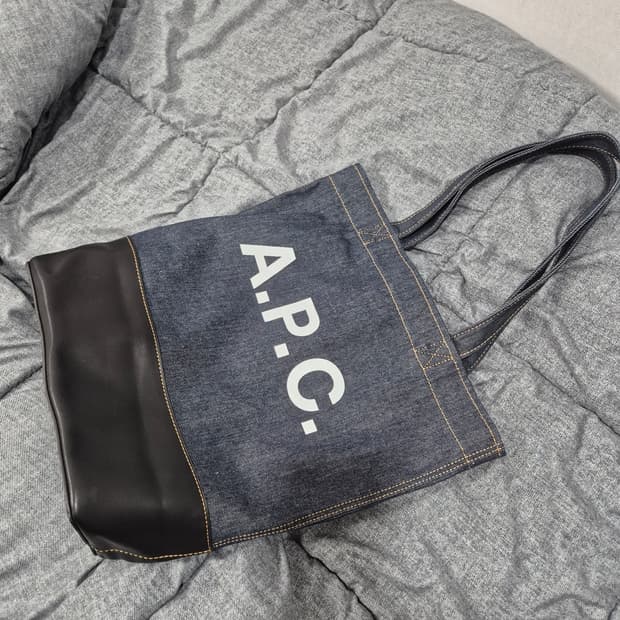 아페쎄 a.p.c. 악셀 토트백 라지