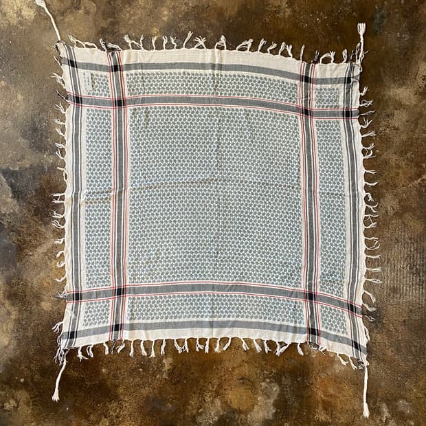 논네이티브 머플러 스카프