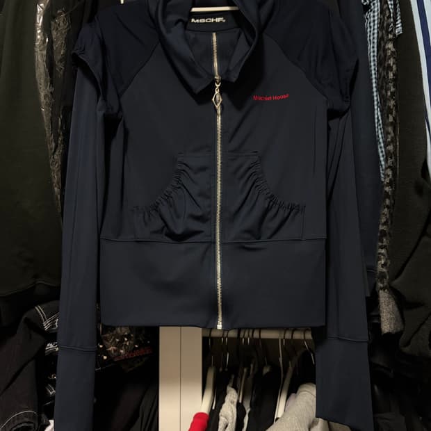 미스치프 메쉬 퍼프 터틀넥 집업