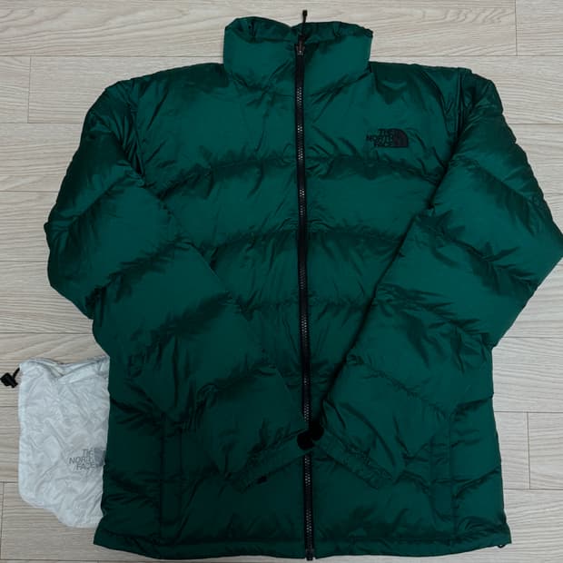 노스페이스 재팬 아콘카구아 그린 M사이즈 판매합니다 