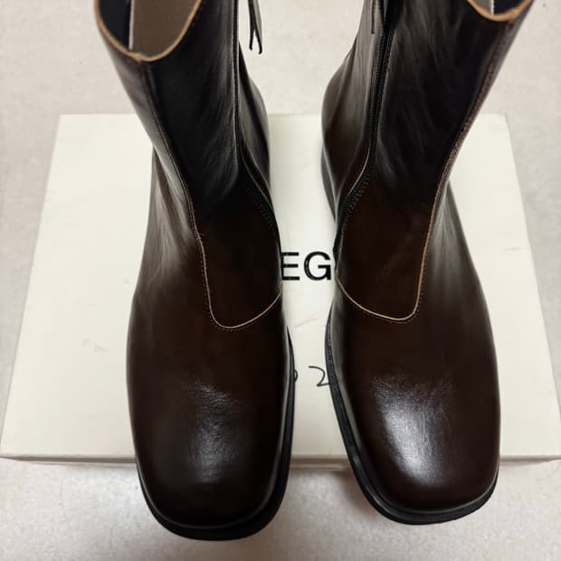 아워레가시 카미온 42 올리브레더 새상품