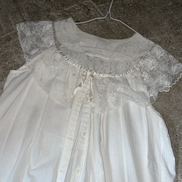 빈티지 레이스 리봄 슬리브리스 아이보리 모리 산장 엑시즈팜