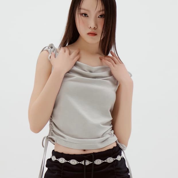 라라폭스 HOODED DREAPING SLEEVELESS