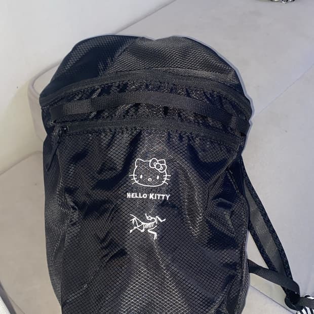 아크테릭스 가방 헬로키티