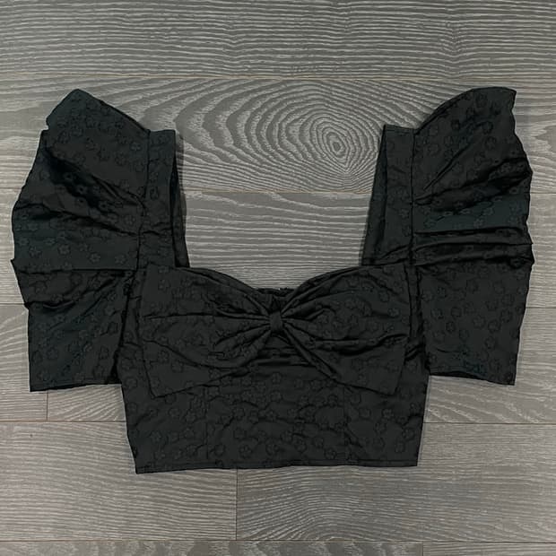 블랙 왕리본 크롭 탑 오네갸루 키치