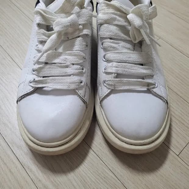 알렉산더 맥퀸 오버솔 스니커즈.    250