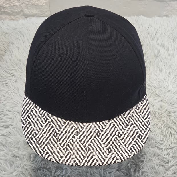 L5-5:어반스웨거 블랙 & 헤링본 챙 스냅백(56-59 cm)