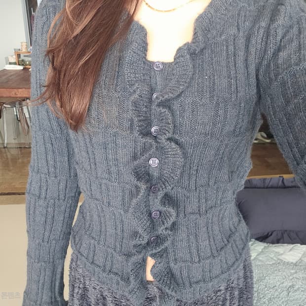 히메 로걀 달천깔 프릴 니트 가디건 차콜 그레이