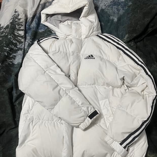 아디다스 흰색 숏패딩 (L)