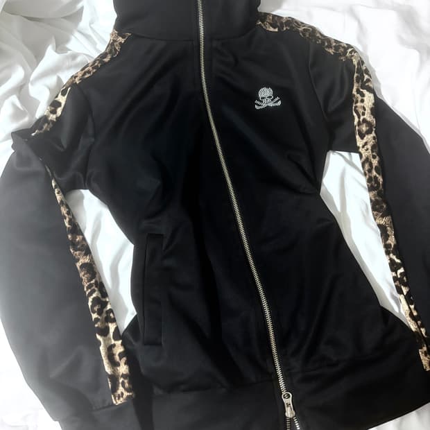 갸루깔 호피 하이넥 집업 