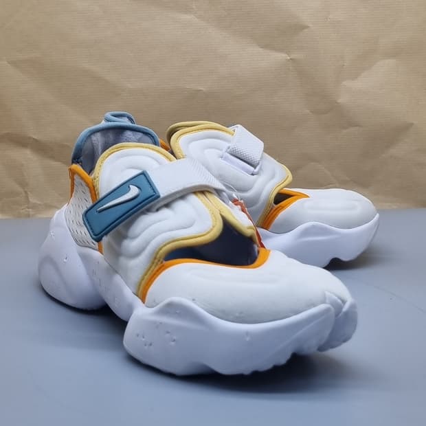 새상품 나이키 아쿠아리프트 여성샌들230