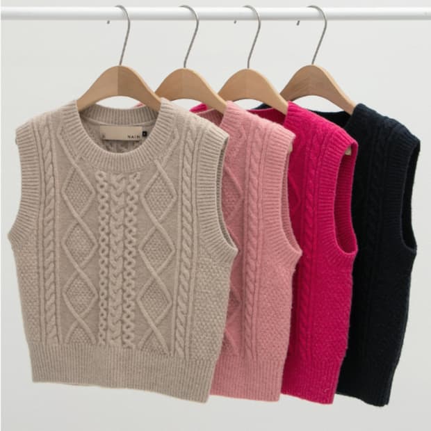 아틀리에나인(Nain) 헤어리 케이블 크롭 베스트니트 55 새상품 