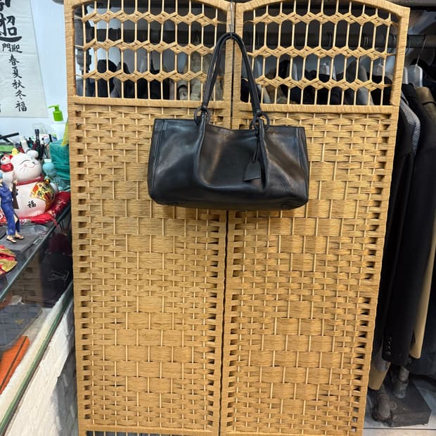 정품 구찌 레더 숄더백 팝니다