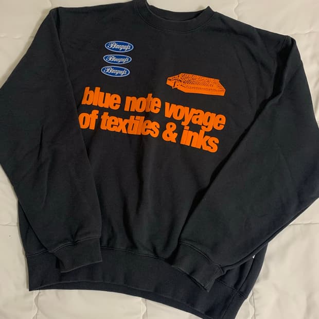 더바이닐하우스 맨투맨