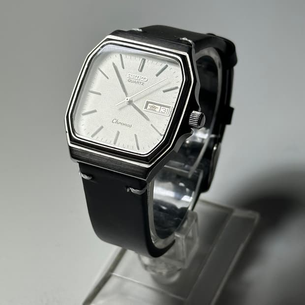 SEIKO quartz chronos