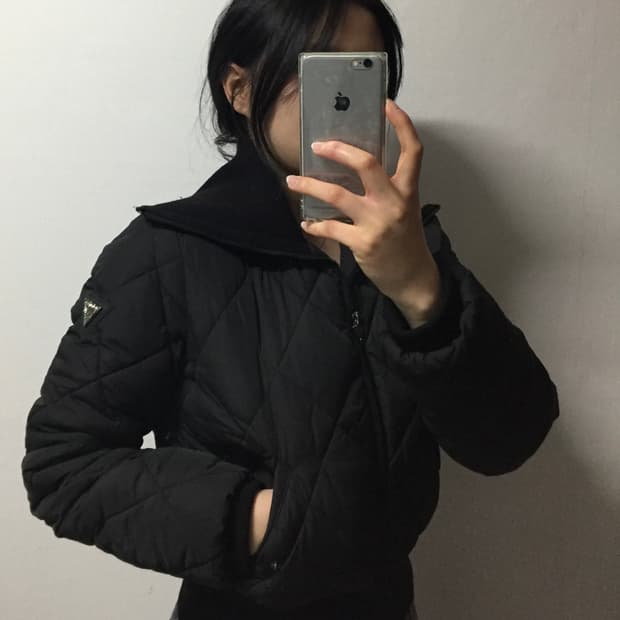 게스 크롭 패딩 블랙 