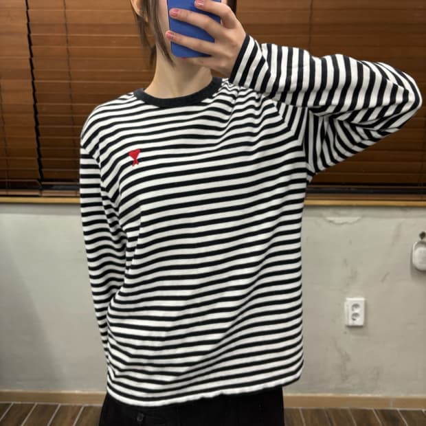 Ami 아미 스몰 하트 로고 스트라이프 롱슬리브