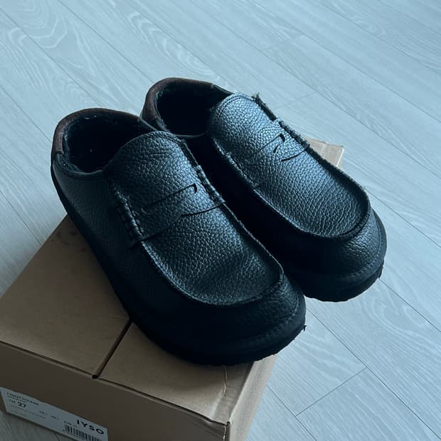 IYSO 이소 에투 네로 270사이즈