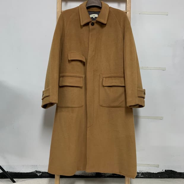 에르디(erd) 울캐시미어 혼방 래글런 발마칸 롱코트 베이지