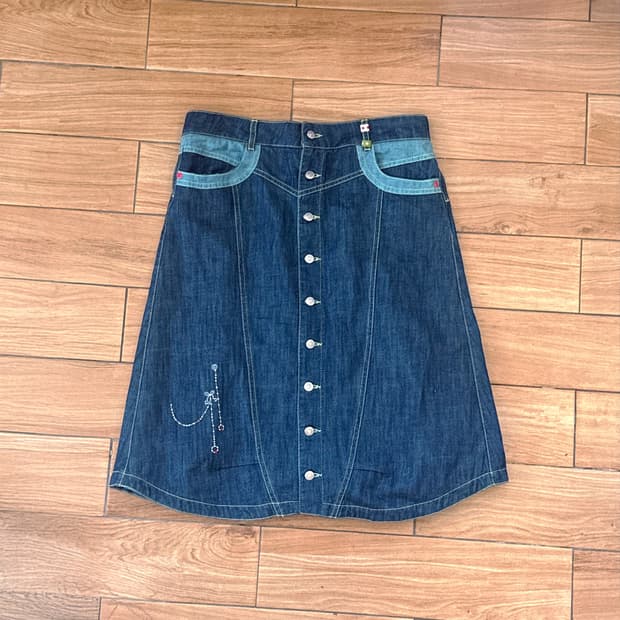 포레스트 자수 데님 버튼 스커트