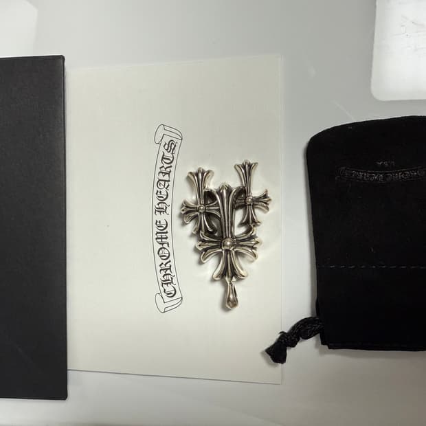 새상품 Chromehearts 트리플 크로스 펜던트