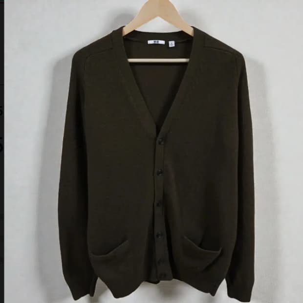 105)유니클로 울 가디건 카키